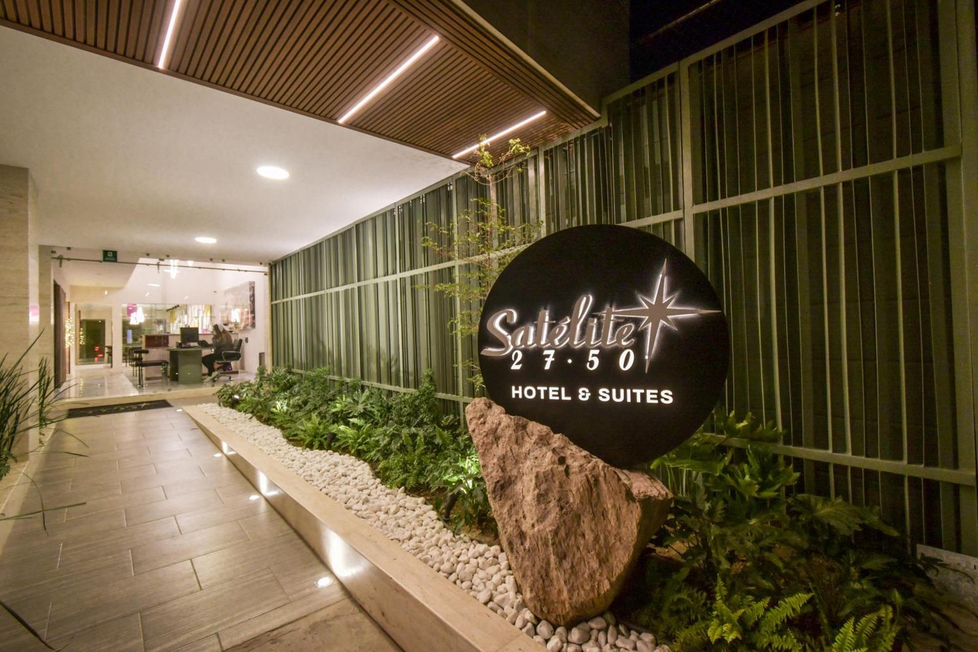 Expo Satelite 2750 Hotel & Suites Guadalajara Ngoại thất bức ảnh