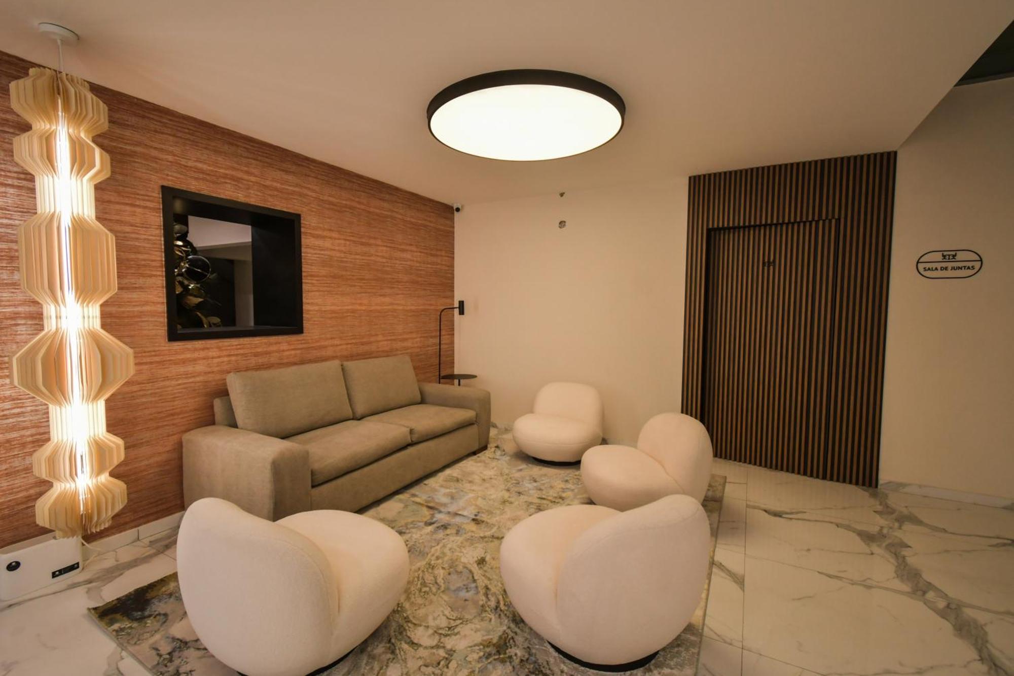 Expo Satelite 2750 Hotel & Suites Guadalajara Ngoại thất bức ảnh