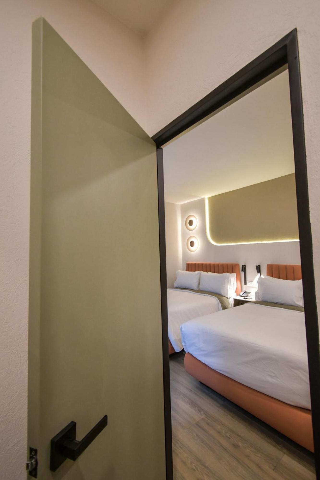 Expo Satelite 2750 Hotel & Suites Guadalajara Ngoại thất bức ảnh
