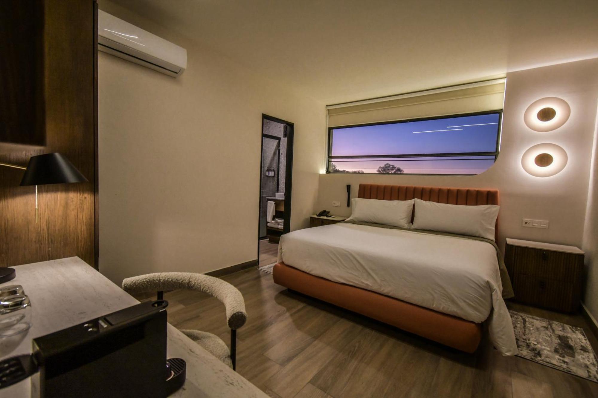 Expo Satelite 2750 Hotel & Suites Guadalajara Ngoại thất bức ảnh