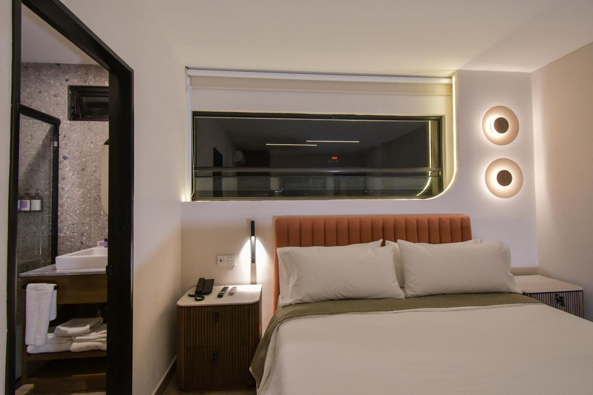 Expo Satelite 2750 Hotel & Suites Guadalajara Ngoại thất bức ảnh
