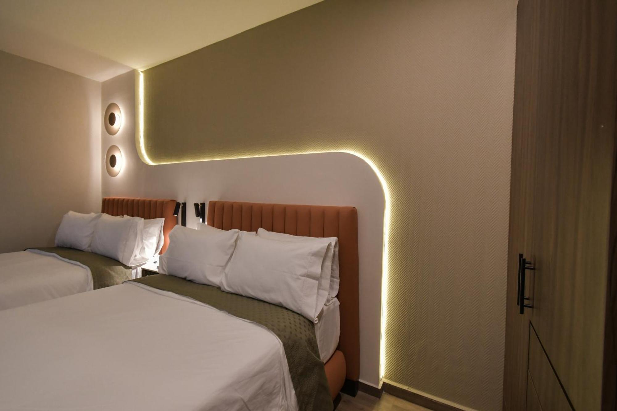 Expo Satelite 2750 Hotel & Suites Guadalajara Ngoại thất bức ảnh