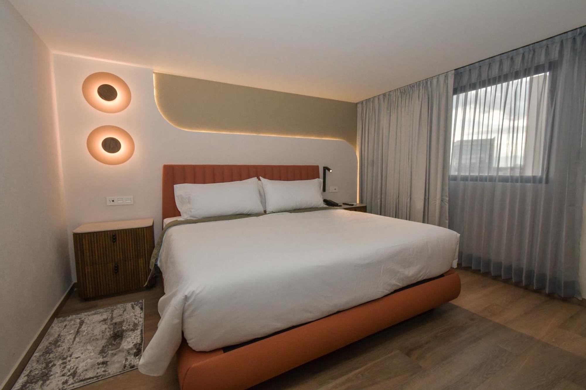 Expo Satelite 2750 Hotel & Suites Guadalajara Ngoại thất bức ảnh