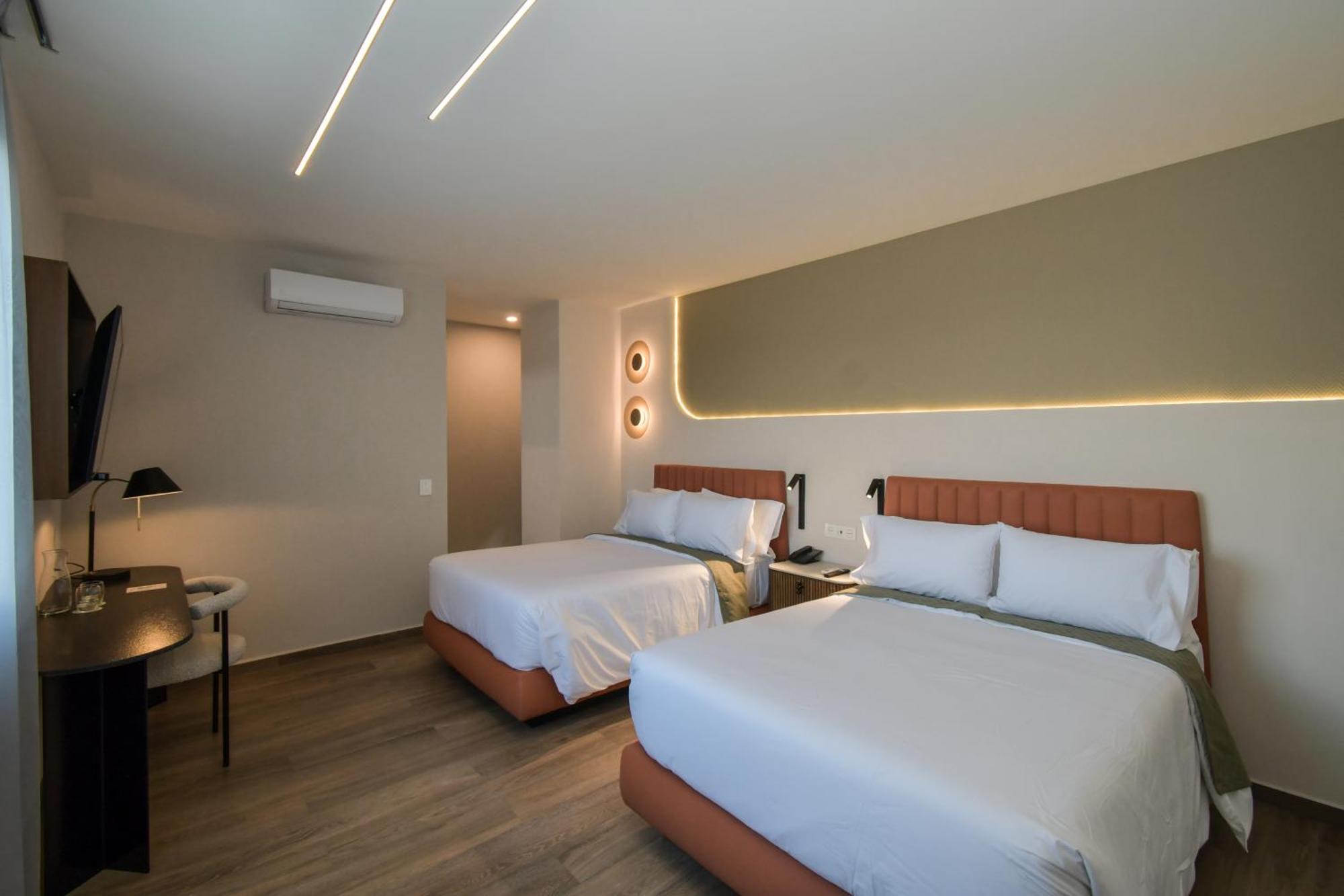 Expo Satelite 2750 Hotel & Suites Guadalajara Ngoại thất bức ảnh
