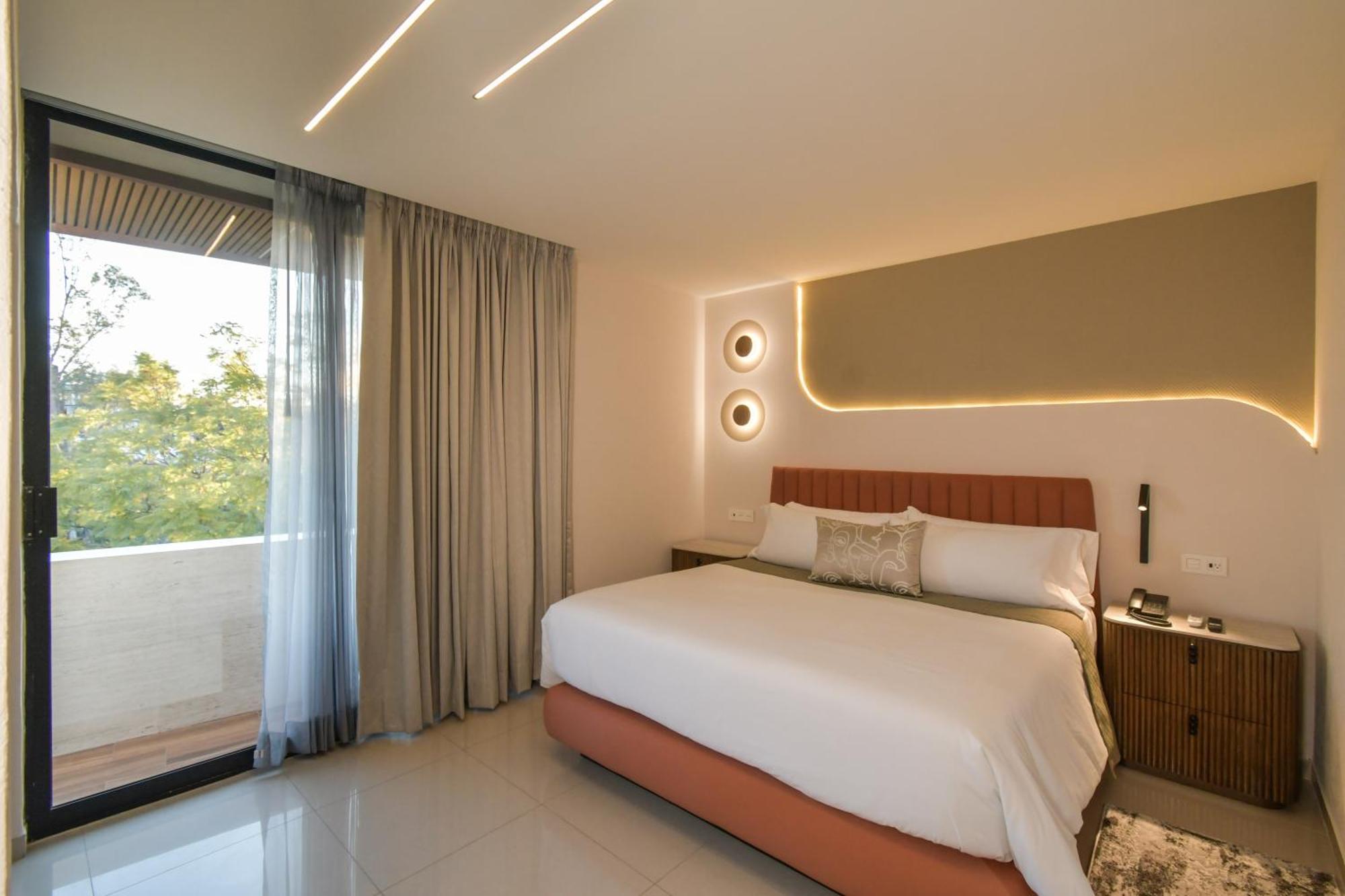 Expo Satelite 2750 Hotel & Suites Guadalajara Ngoại thất bức ảnh
