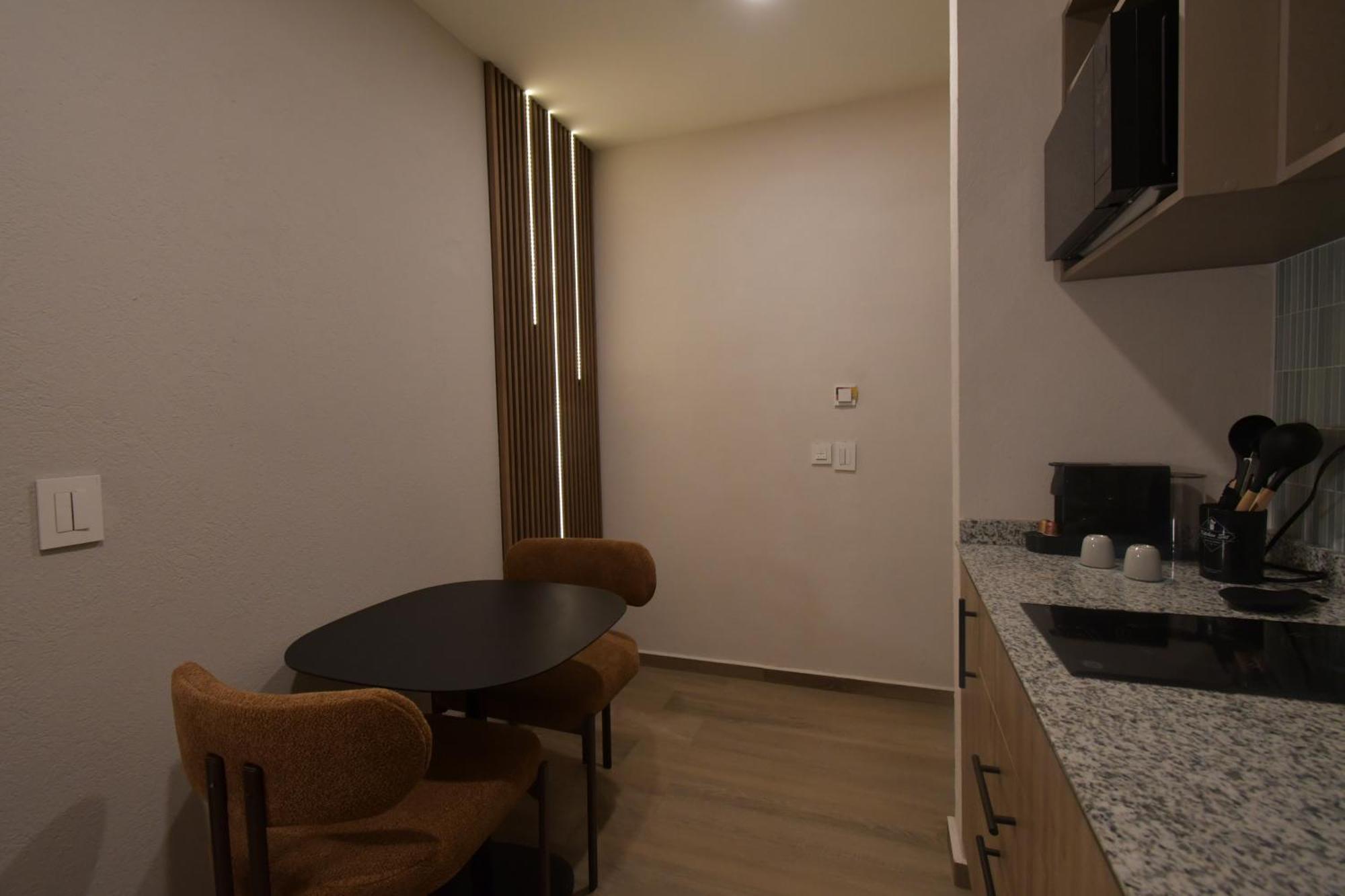 Expo Satelite 2750 Hotel & Suites Guadalajara Ngoại thất bức ảnh